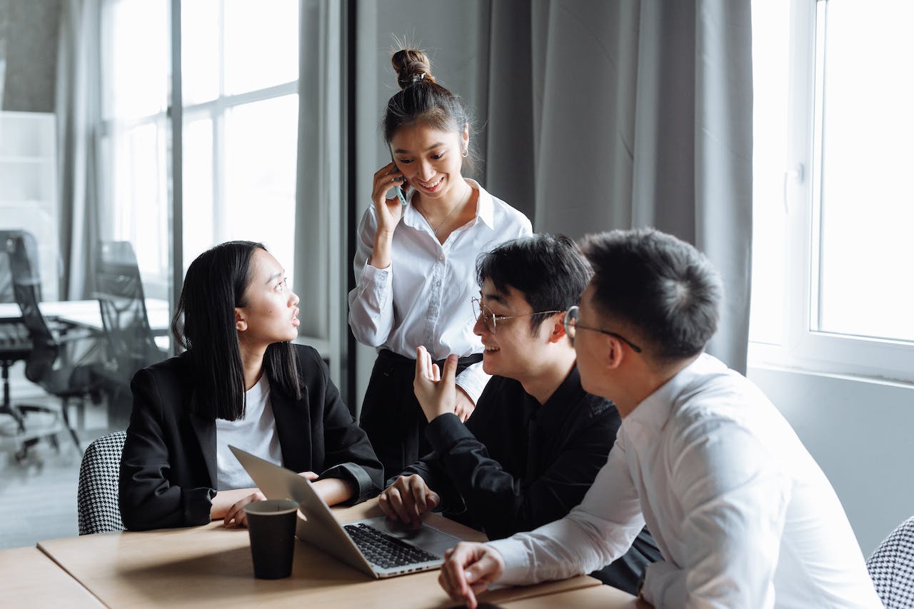 Pros and Cons of Global Employment Outsourcing | TopSource Blog