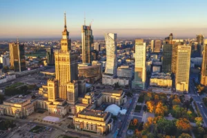 Payroll & Employment Contracts in Poland: Umowa o pracę vs B2B