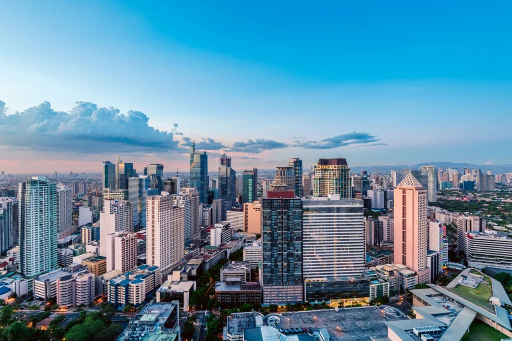 Hiring Employees in the Philippines: 13th Month Pay, SSS, PhilHealth