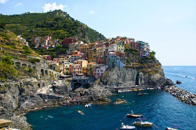 The colourful cliffside village of Manarola in the Cinque Terre, Italy